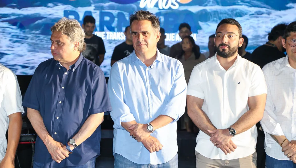 Ciro ao lado dos amigos