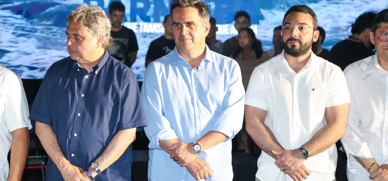 Ciro ao lado dos amigos