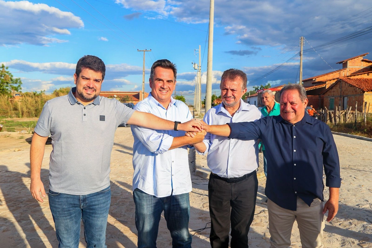 Ciro Nogueira inaugura "novo cartão postal do Piauí" e entrega mais de 50 mil metros de calçamento