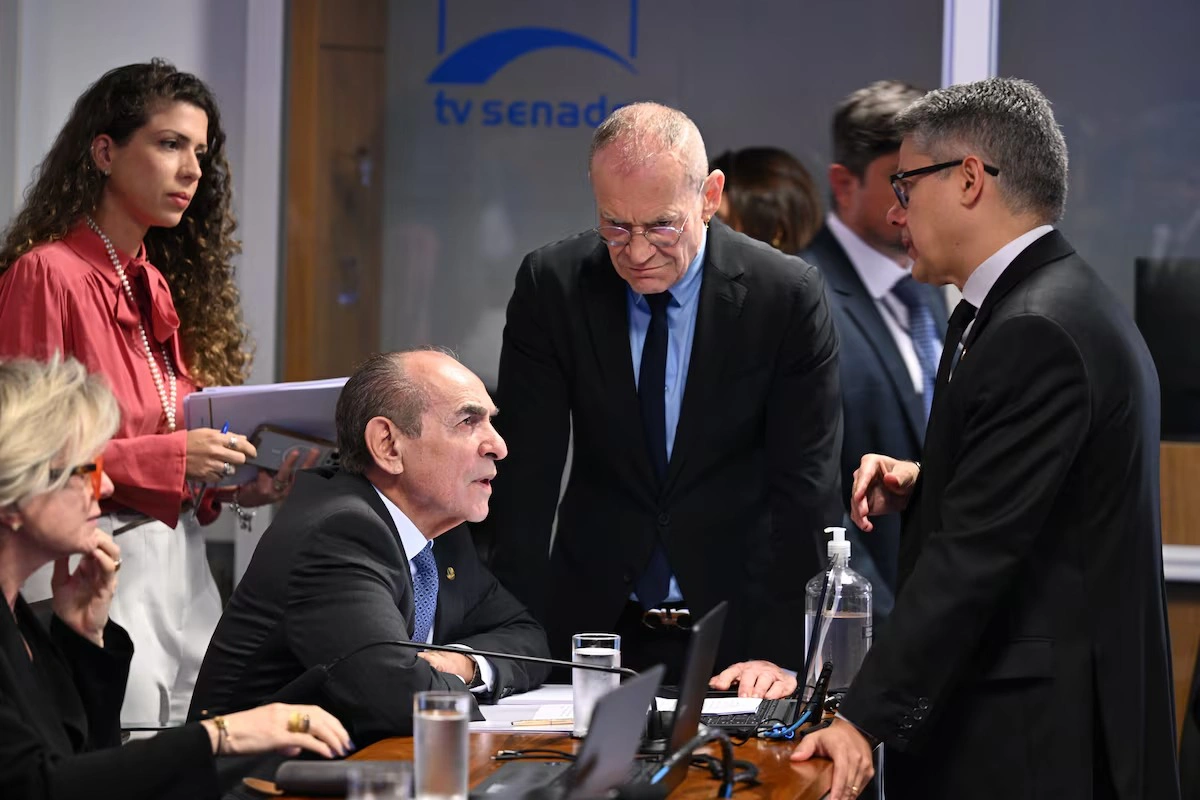 Comissão do Senado aprova voto impresso na reforma eleitoral
