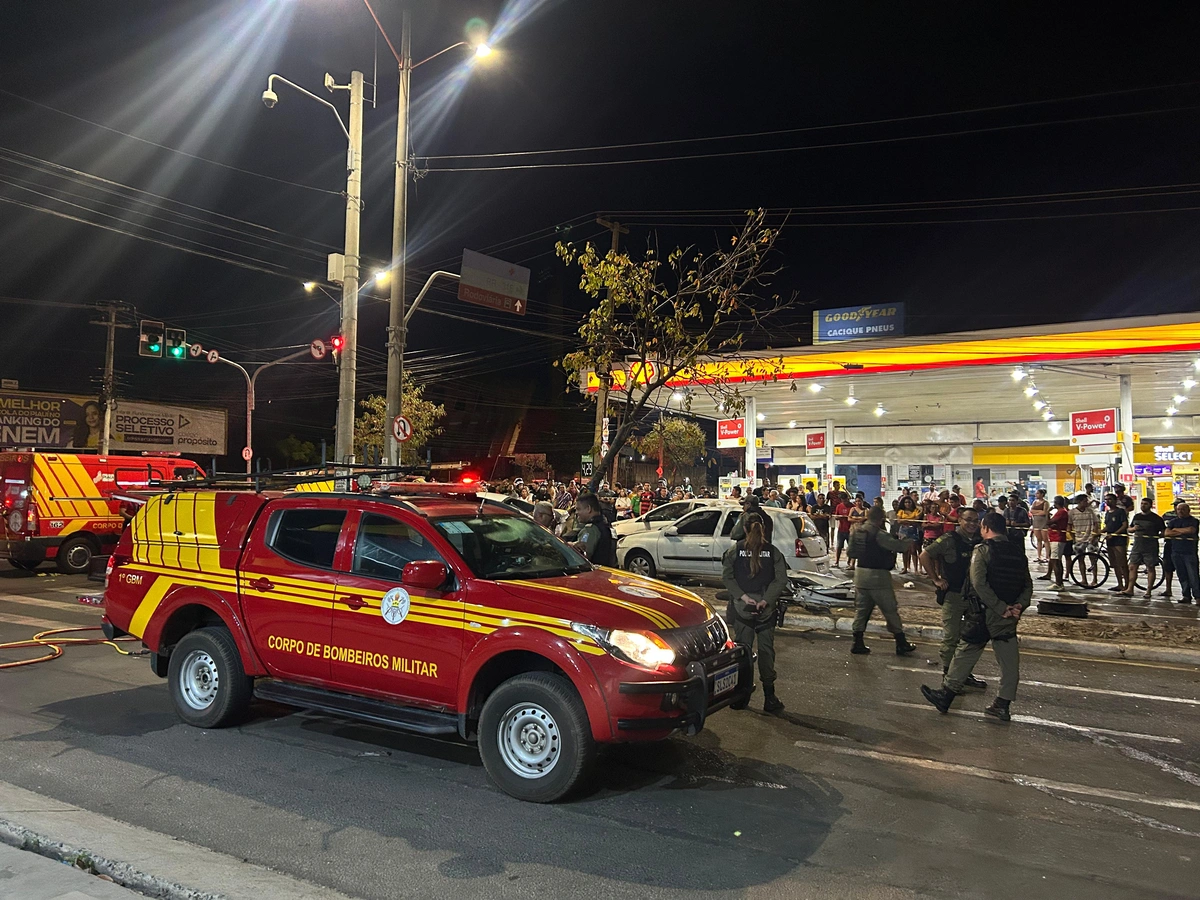Corpo de Bombeiros no local