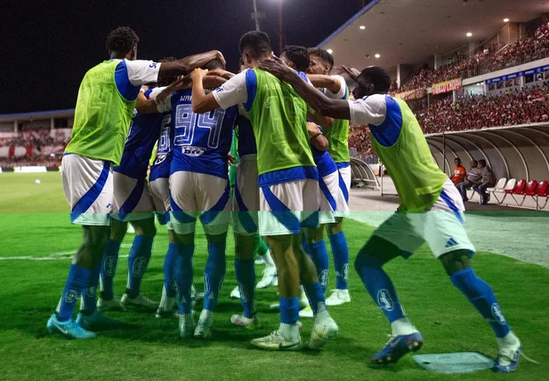 Cruzeiro vence CRB e avança na Copa do Brasil