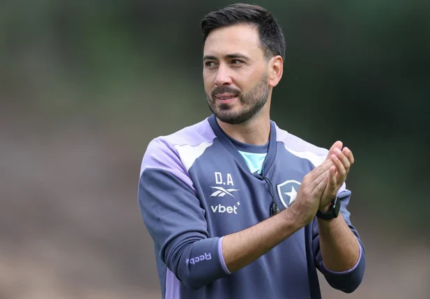 Davide Ancelotti, técnico do Botafogo