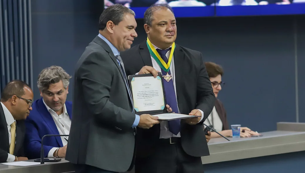 Delegado Geral Luccy Keiko recebeu a honraria