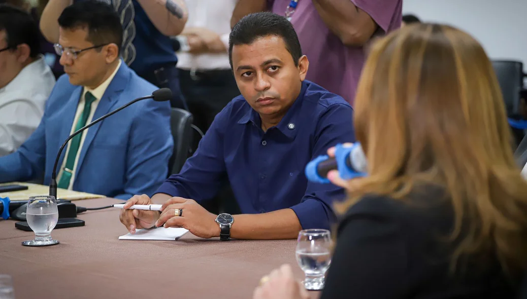 Deputado Francisco Costa esteve na reunião
