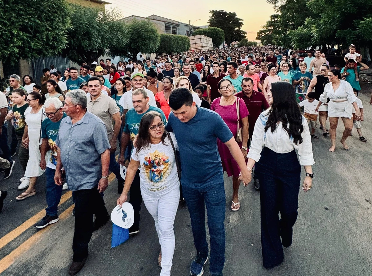 Deputado Rubens Vieira participa da procissão de encerramento dos festejos em Cocal