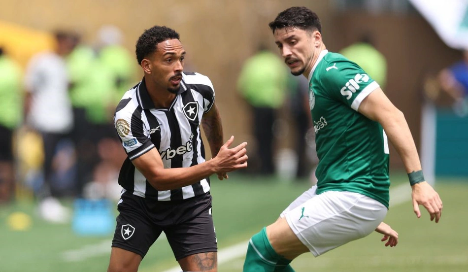 Duelo entre jogadores do Botafogo e Palmeiras