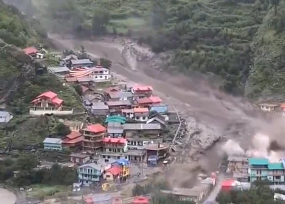 Enchente no estado de Uttarakhand