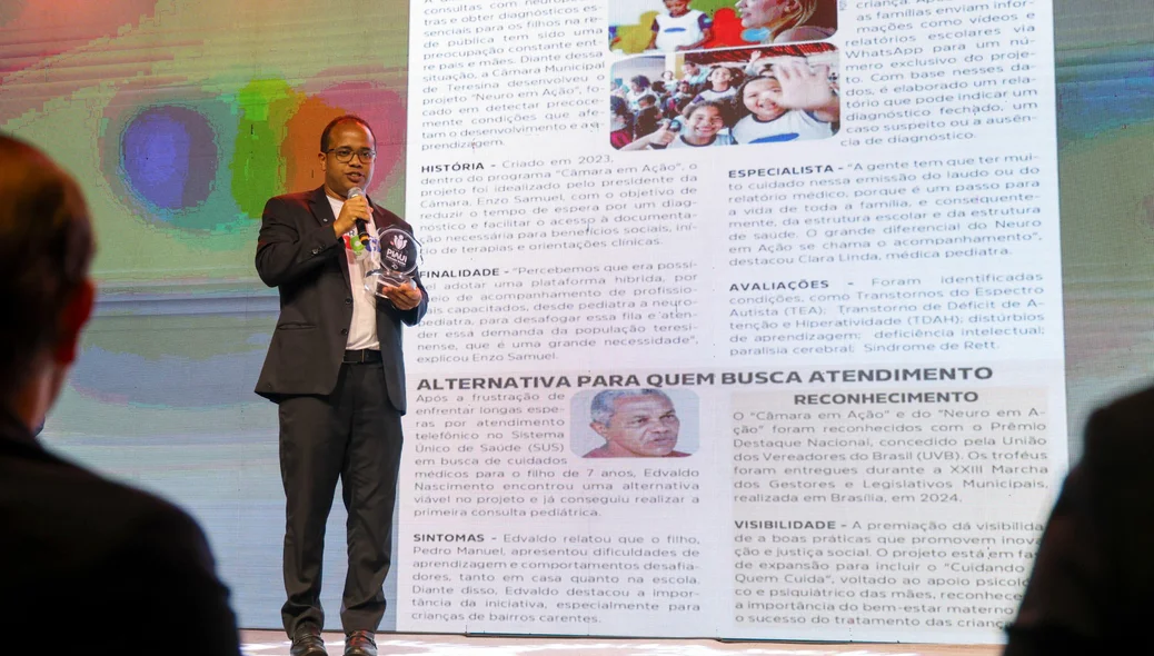 Enzo Samuel recebe Prêmio de Inclusão Social