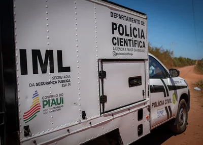 Equipe do IML removeu o corpo do local do acidente