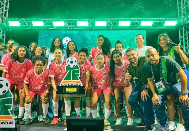 Equipe feminina campeã