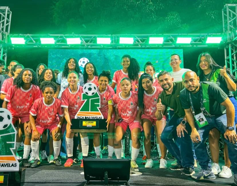 Equipe feminina campeã