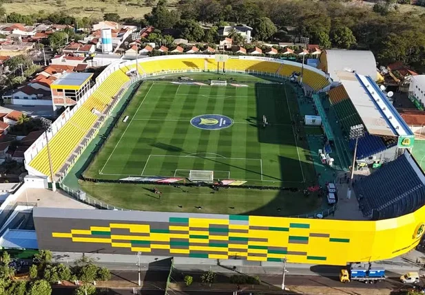 Estádio José Maria de Campos Maia, o Maião, em Mirassol