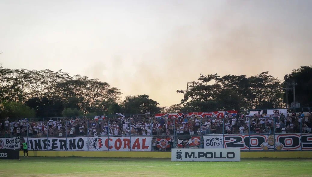 Estádio Lindolfo Monteiro recebeu o jogo entre Altos e Santa Cruz pela Série D