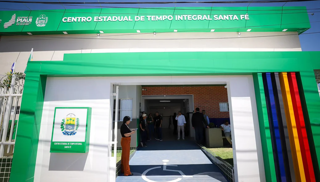 Fachada do Ceti Santa Fé