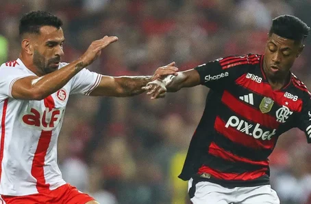 Flamengo e Internacional duelam pelo Brasileirão