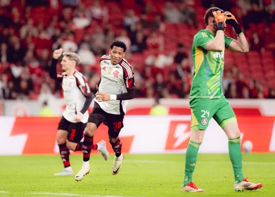 Flamengo vence Internacional com facilidade no Brasileirão