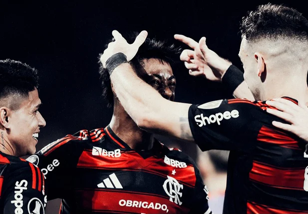 Flamengo vence Internacional e abre vantagem nas oitavas da Libertadores