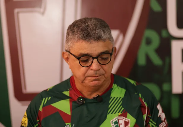 Flávio Araújo é apresentado como novo técnico do Fluminense-PI
