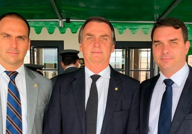 Flávio, Jair e Eduardo Bolsonaro