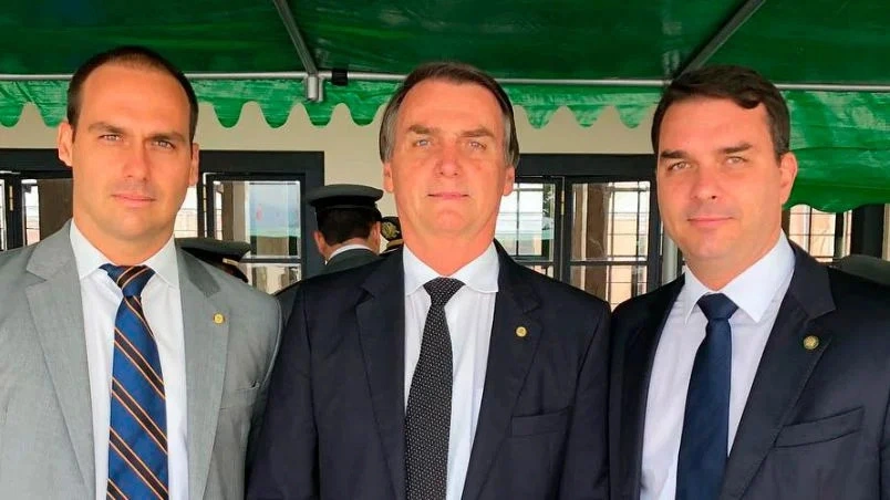 Flávio, Jair e Eduardo Bolsonaro
