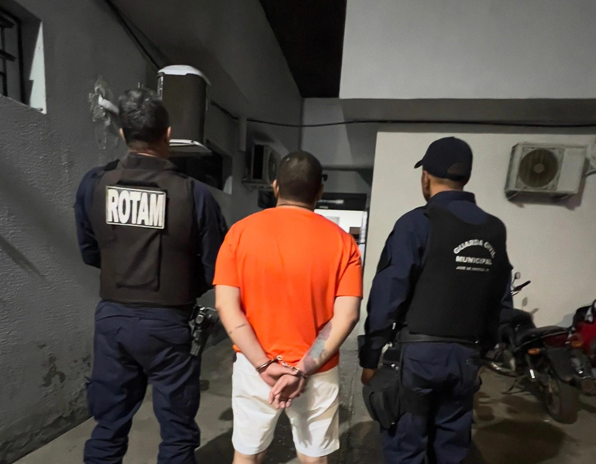 Homem é preso por furtar celular e entregar como pagamento em casa de prostituição
