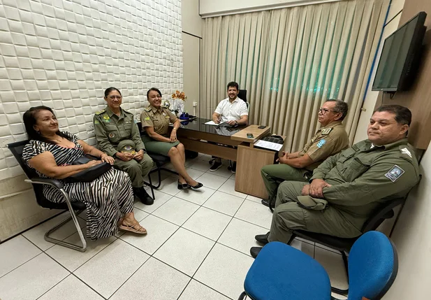 Hugo Napoleão recebe implantação do Pelotão Mirim da Polícia Militar
