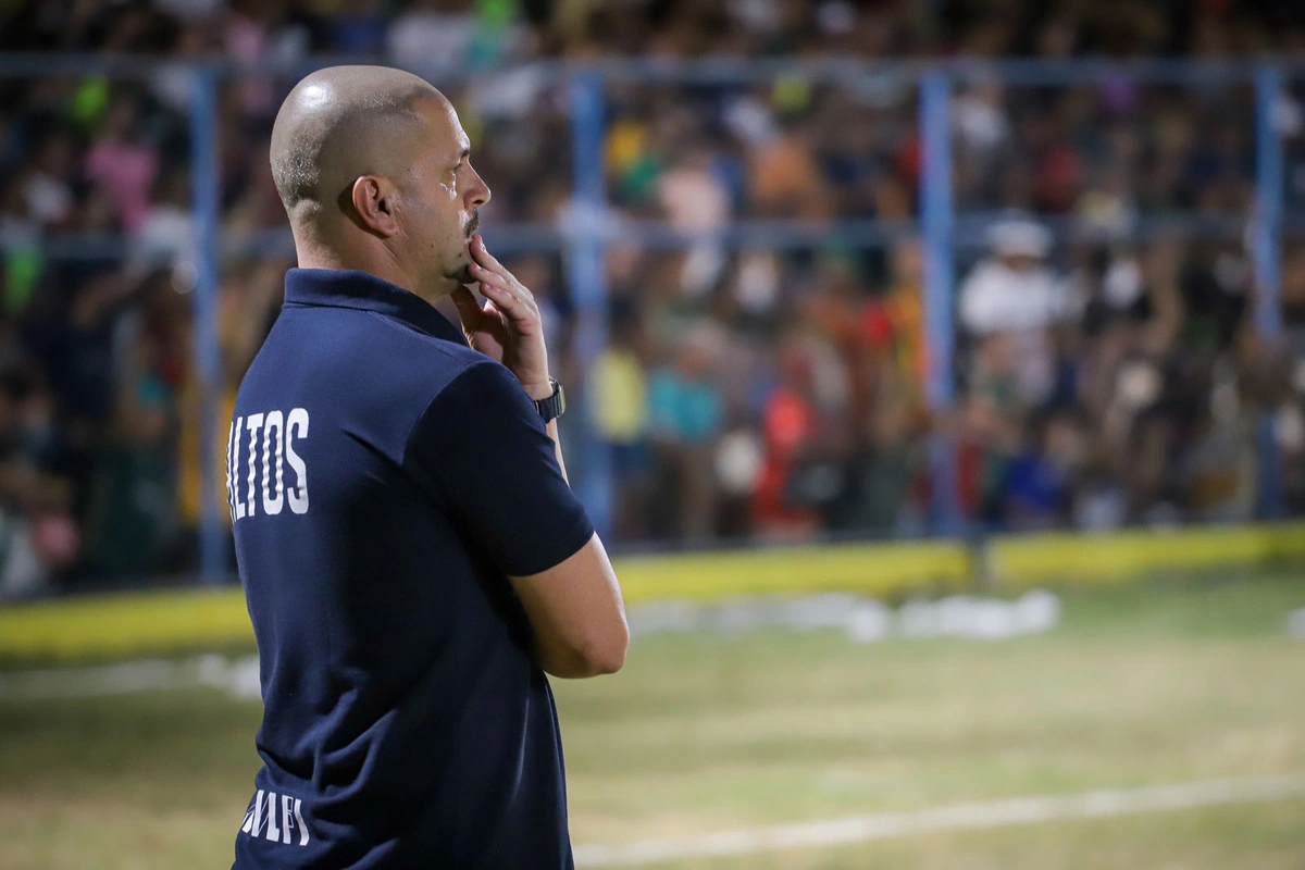 Jerson Testoni, técnico do Altos
