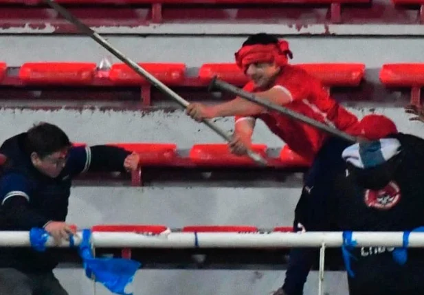 Jogo da Sul-Americana é cancelada após violência extrema entre torcedores