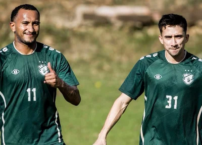 Júnior Mandacaru e Esquerdinha se preparando para jogo contra o Santa Cruz