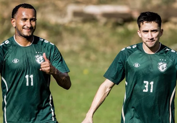 Júnior Mandacaru e Esquerdinha se preparando para jogo contra o Santa Cruz