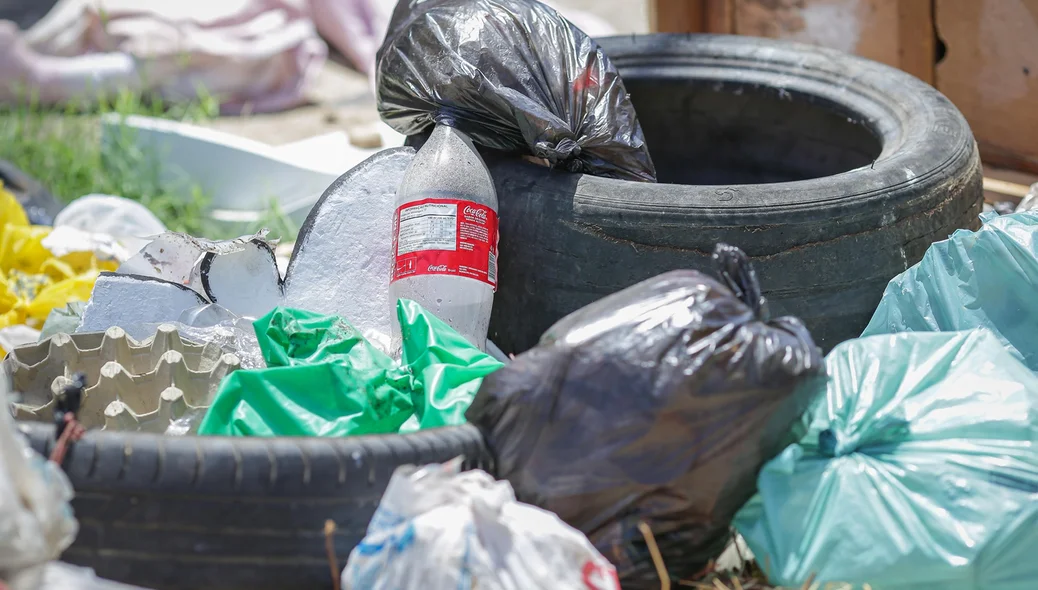 Lixo ajuda na proliferação de doenças na zona Sudeste de Teresina