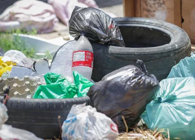 Lixo ajuda na proliferação de doenças na zona Sudeste de Teresina
