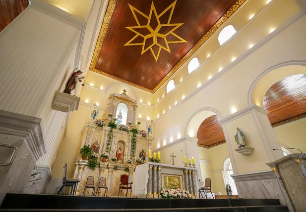 Missa aconteceu na Igreja Nossa Senhora do Amparo