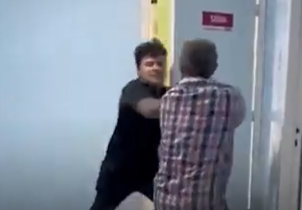 Momento em que o idoso tenta sair da clínica