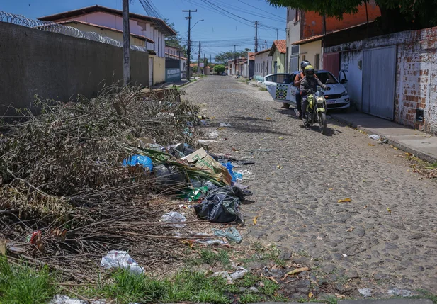 Moradores reclamam de falta de coleta de lixo na zona Sudeste de Teresina