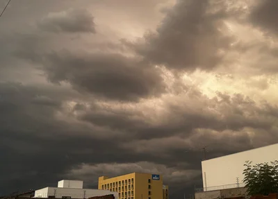 Nuvens que indicam a formação de chuva