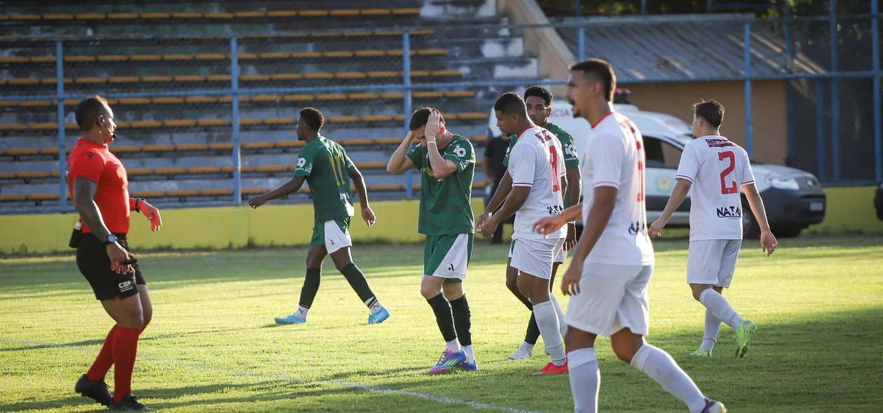 O jogo terminou 3 a 1 para o Altos