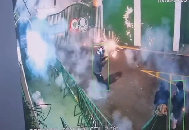 Palmeiras divulgou, neste domingo (10), as imagens dos ataques