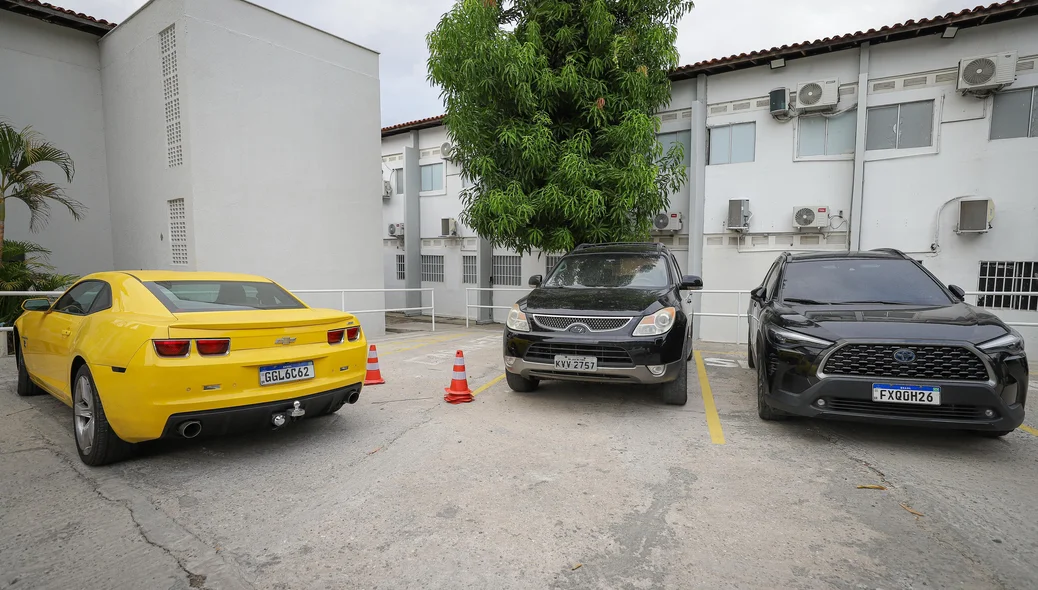 Polícia apreende Camaro durante Operação Usuário Zero