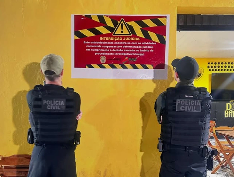 Polícia interdita bar em Parnaíba