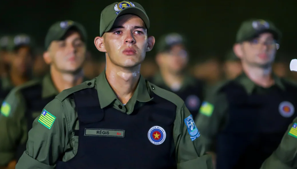 Policial Militar se emociona