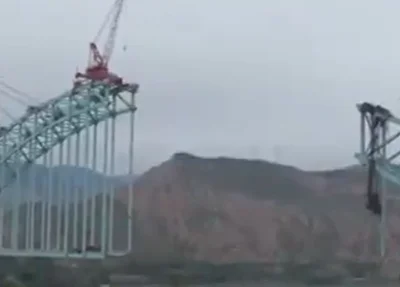 Ponte desaba na China e deixa 10 mortos