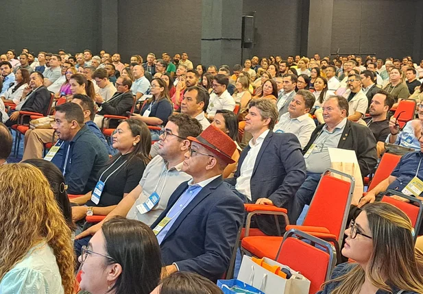 Prefeito Abdoral Melo participa do 4º Congresso das Cidades em Teresina