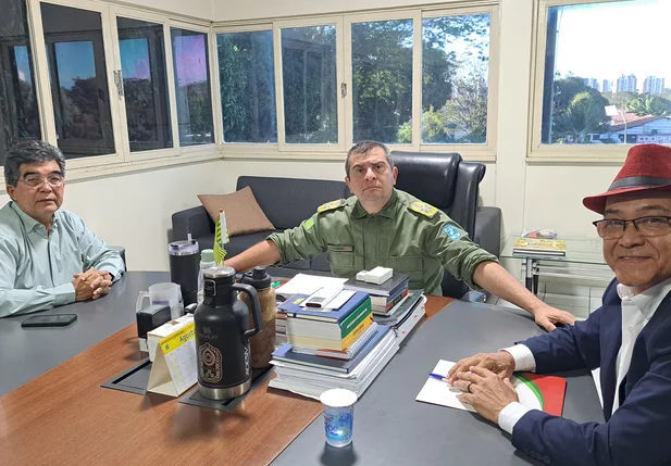 Prefeito Abdoral Melo reforça parceria com a Polícia Militar