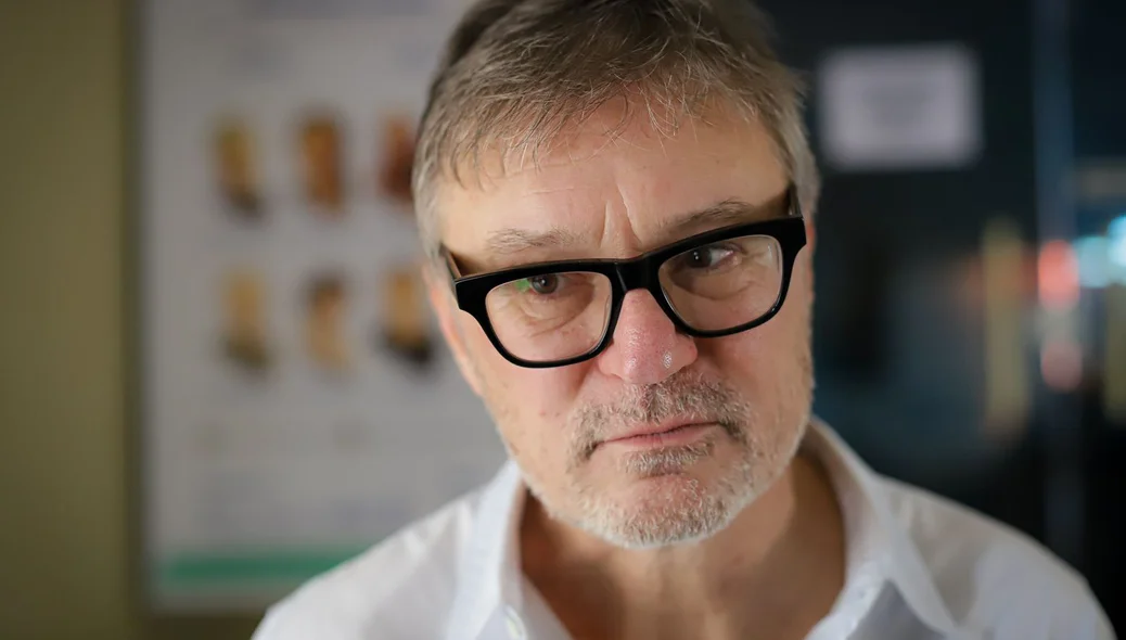 Professor Andrés Bruzzone