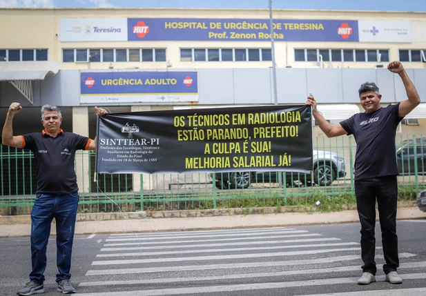 Profissionais da saúde praralisaram atividades em Teresina