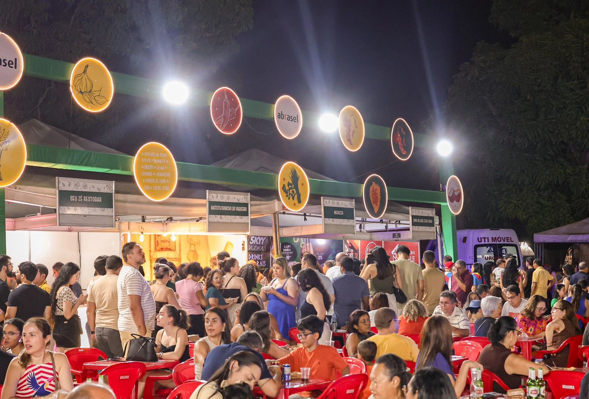 Público compareceu na abertura da 4ª edição do Festival Gastronômico Maria Isabel