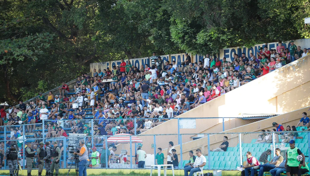 Público no Lindolfo Monteiro