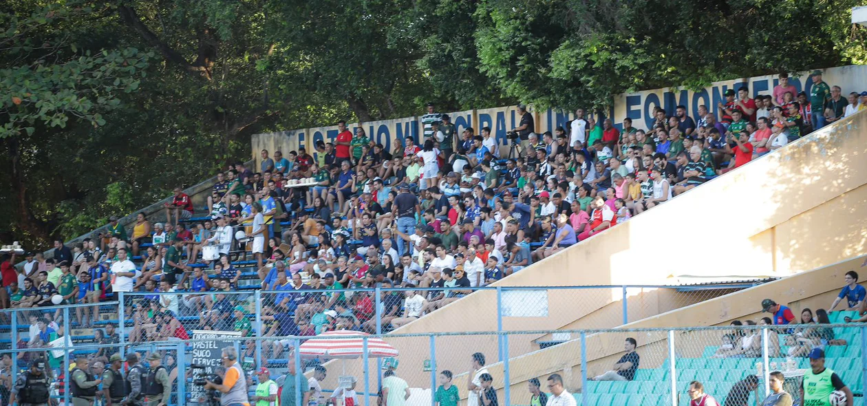 Público no Lindolfo Monteiro